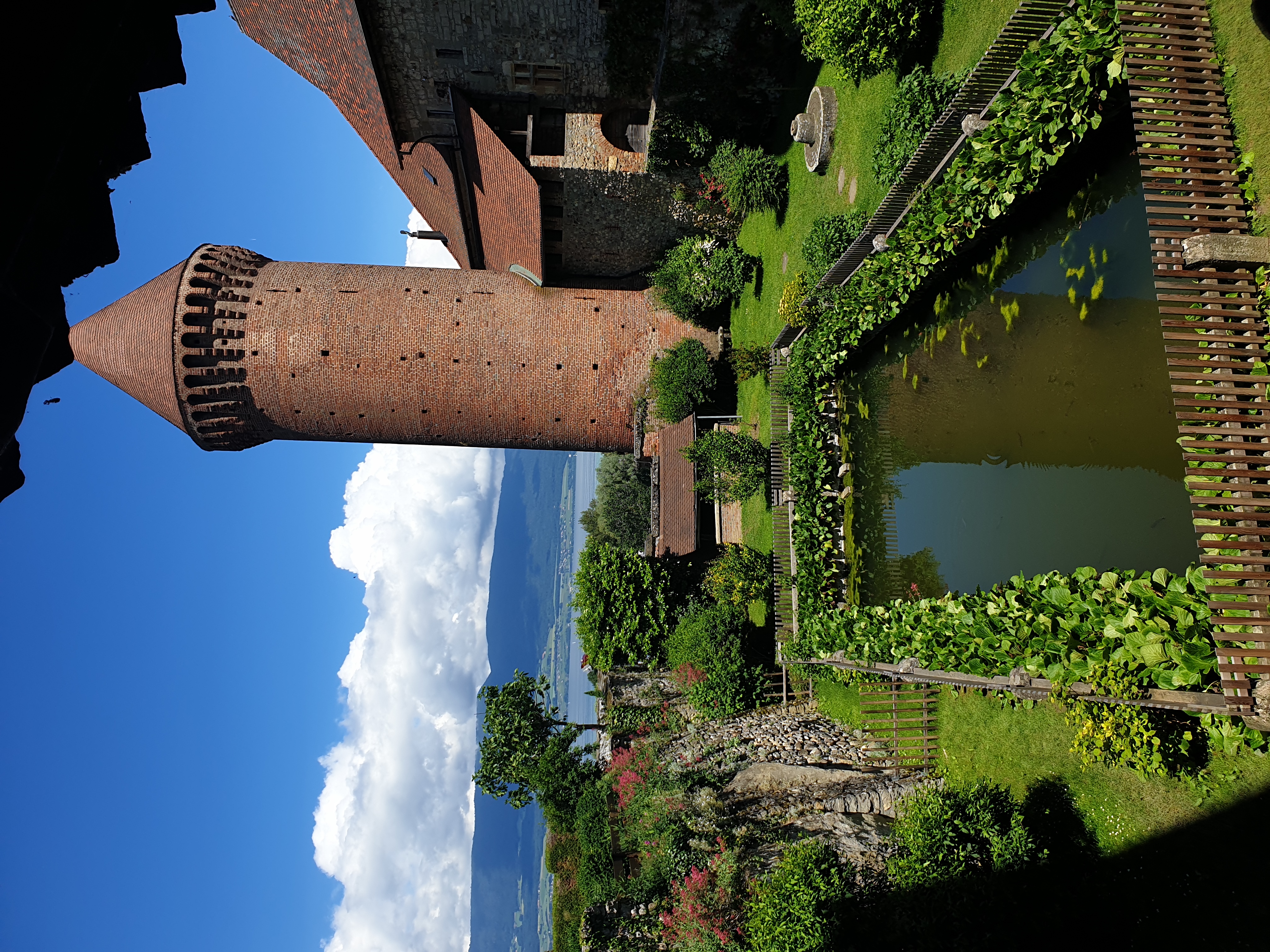  jardin du château à Estavayer-le-Lac, canton de Fribourg, en Suisse